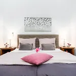 Kamenica Im Mediterranen Stil Mit Innen- Und Aussenpool By Interhome Casa vacanze Kras