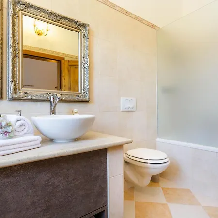 Vikendica Kamenica Im Mediterranen Stil Mit Innen- Und Aussenpool By Interhome