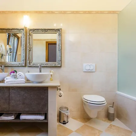 Vikendica Kamenica Im Mediterranen Stil Mit Innen- Und Aussenpool By Interhome *