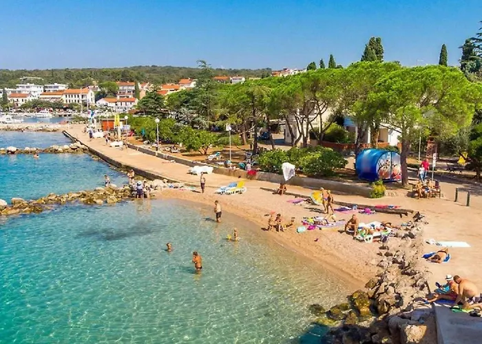 Kamenica Im Mediterranen Stil Mit Innen- Und Aussenpool By Interhome Kras