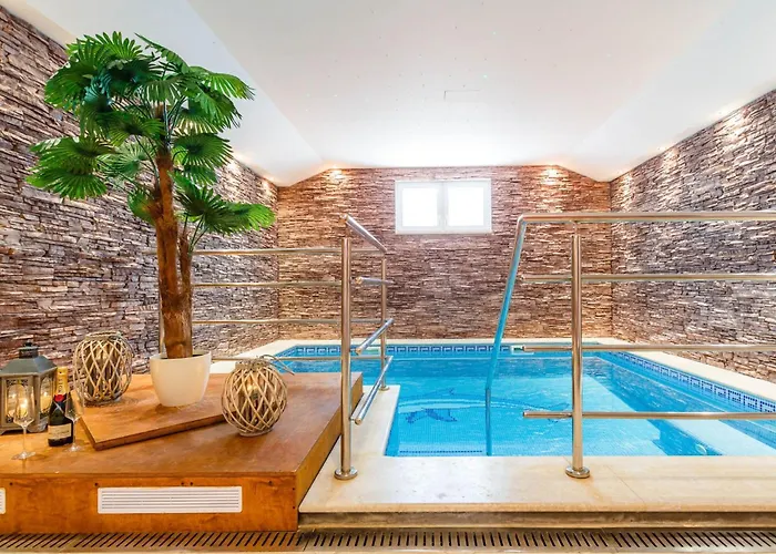 Kamenica Im Mediterranen Stil Mit Innen- Und Aussenpool By Interhome *