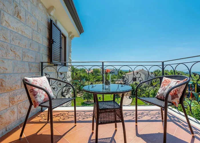 Ferienhaus Kamenica Im Mediterranen Stil Mit Innen- Und Aussenpool By Interhome