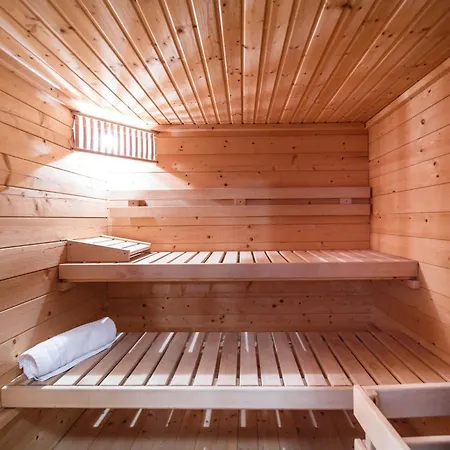 Nyaraló Kamenica Im Mediterranen Stil Mit Innen- Und Aussenpool By Interhome Kras