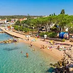 Kamenica Im Mediterranen Stil Mit Innen- Und Aussenpool By Interhome Kras