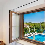 Kamenica Im Mediterranen Stil Mit Innen- Und Aussenpool By Interhome * Kras